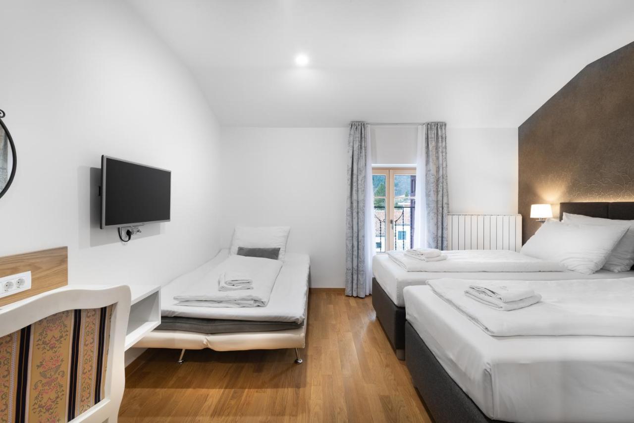 Hotel Dvorec โทลมิน ภายนอก รูปภาพ